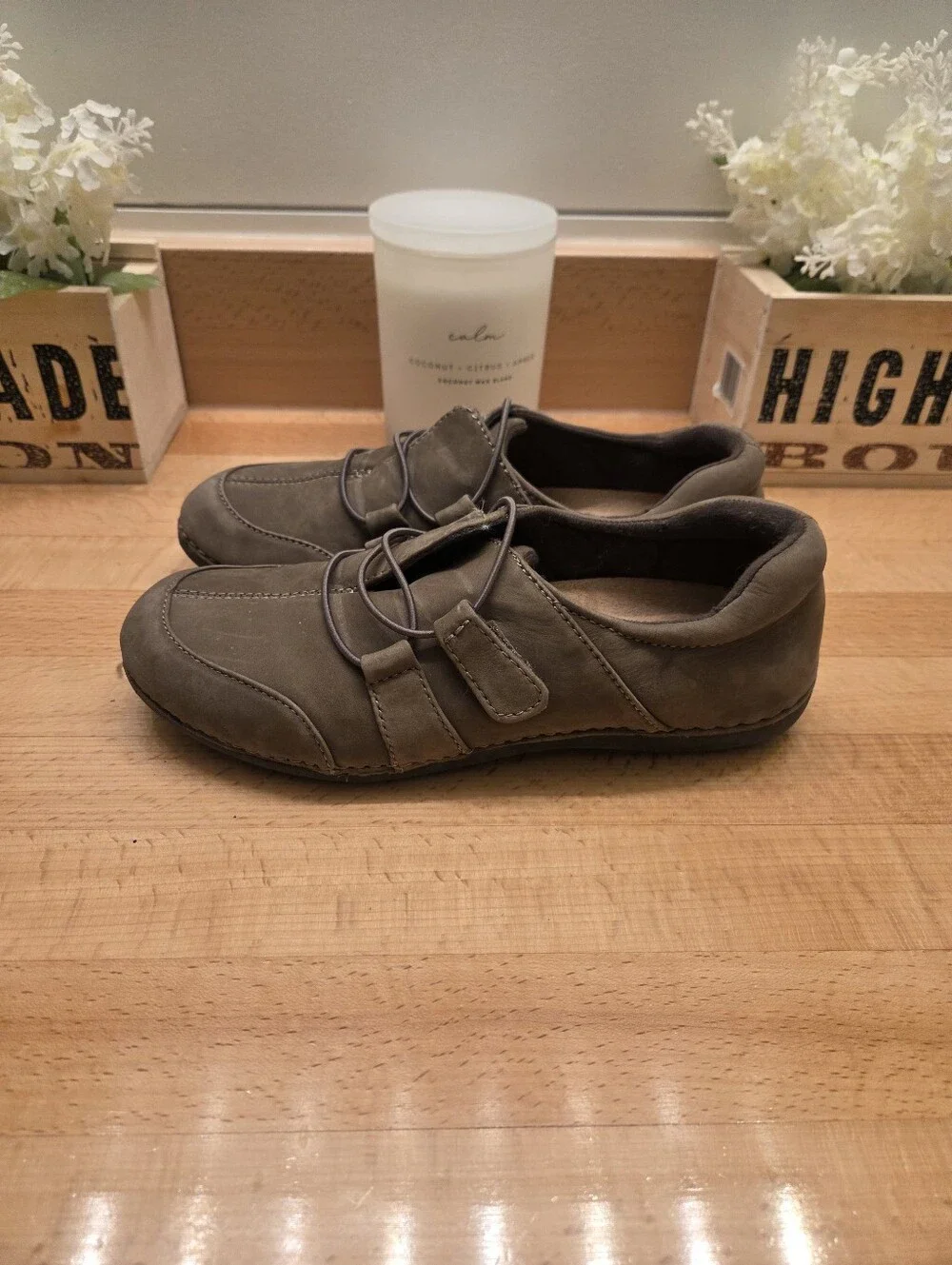 Earth Origins Paisley Slip-on Comfort Shoes Olive Taupe Nubuck Women's Size 8